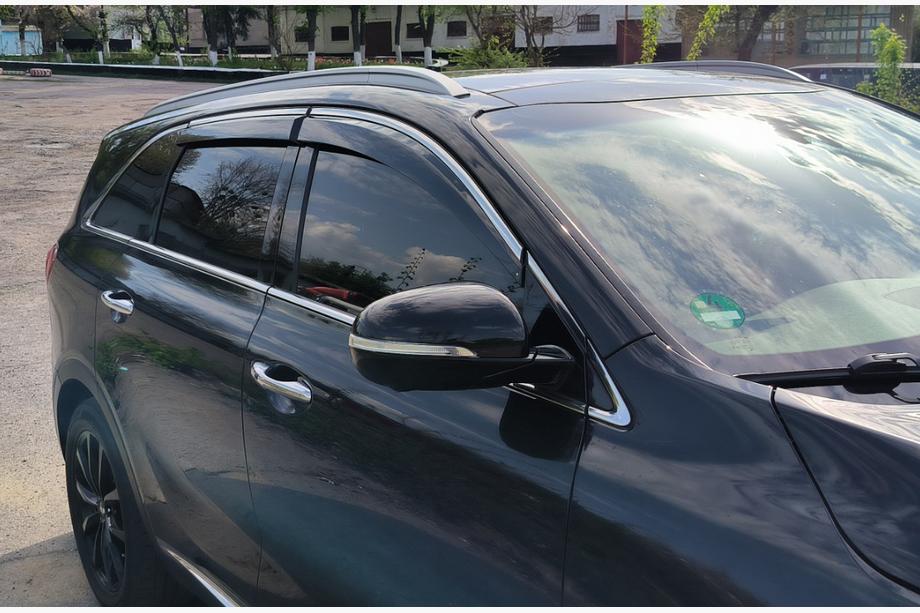 Kia Sorento III UM 2014-2020 Deflectores de Ventana con Moldura Cromada Niken Luxury (4 uds) Foto 1