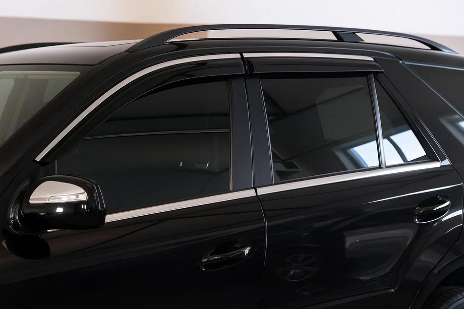 Mercedes ML W164 2005-2011 Deflectores de Ventana con Moldura Cromada Niken Luxury (4 uds) Image