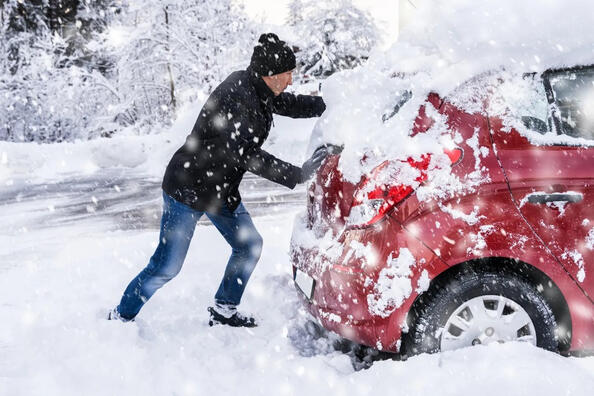 ¿Cómo sacar un coche de un ventisquero?