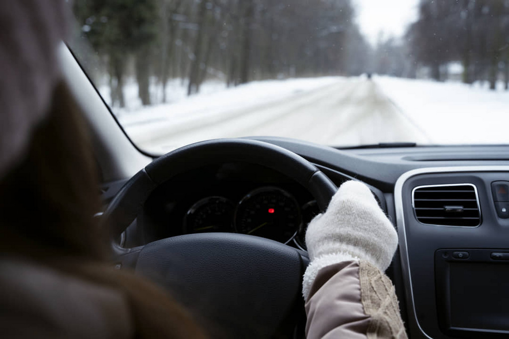 ¿Cómo proteger el interior del coche de la suciedad y la humedad en invierno?