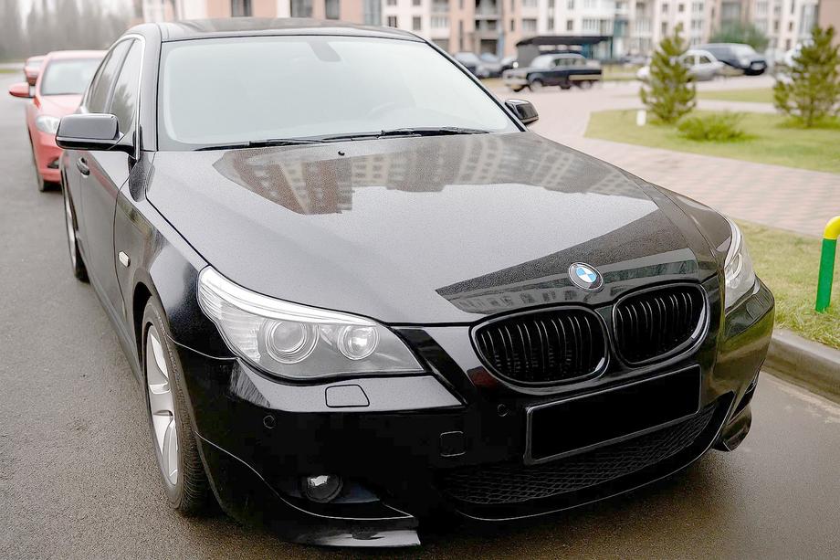 BMW 5 Series E60/E61 2003-2010 Riñones M-Look (Negro Brillante) Image