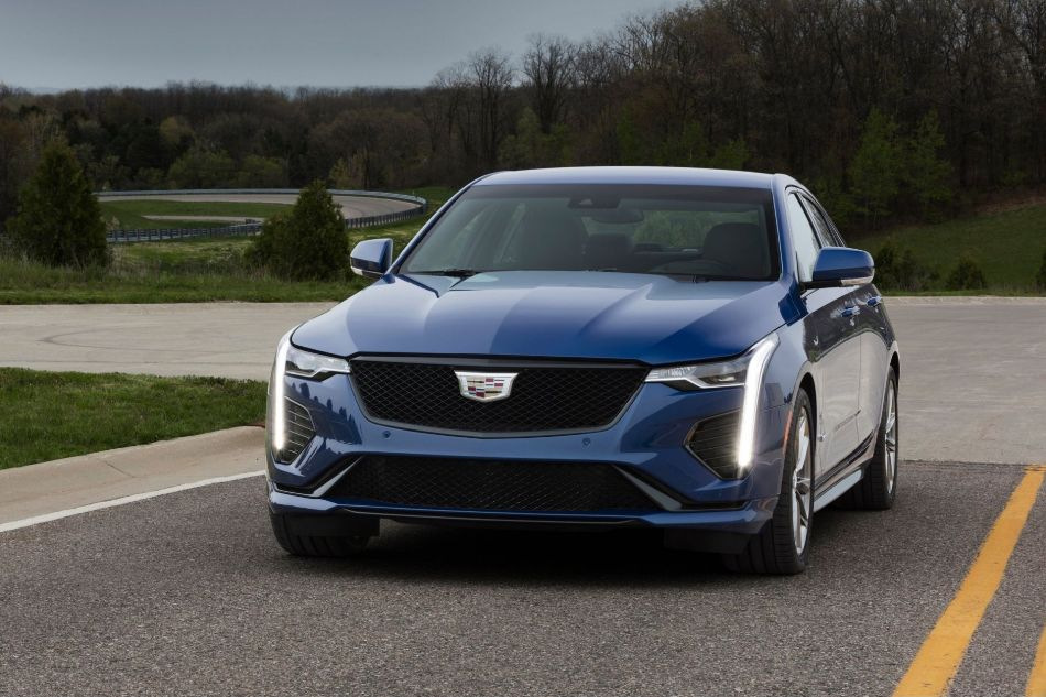 Revisión del sedán premium Cadillac CT4