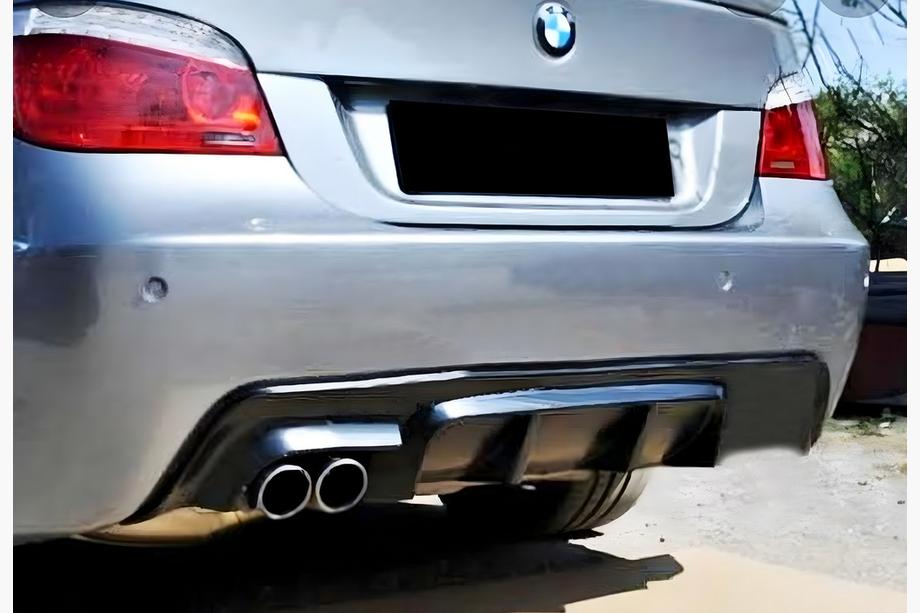BMW 5 Series E60/E61 2003-2010 Difusor Trasero DPT V-1 (para M-Sport, Negro Brillante) Foto 1