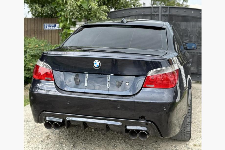 BMW 5 Series E60/E61 2003-2010 Difusor Trasero DPT V-2 (para M-Sport, Negro Brillante) Image
