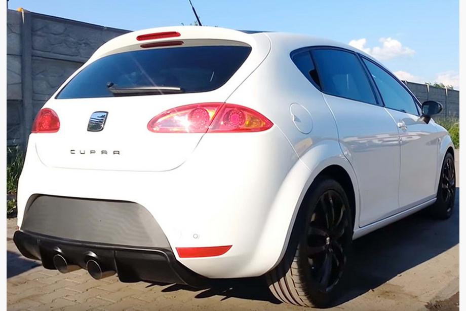 Seat Leon 2005-2012 Difusor Trasero DPT V-2 (2009-2012, Negro Brillante) Foto 3