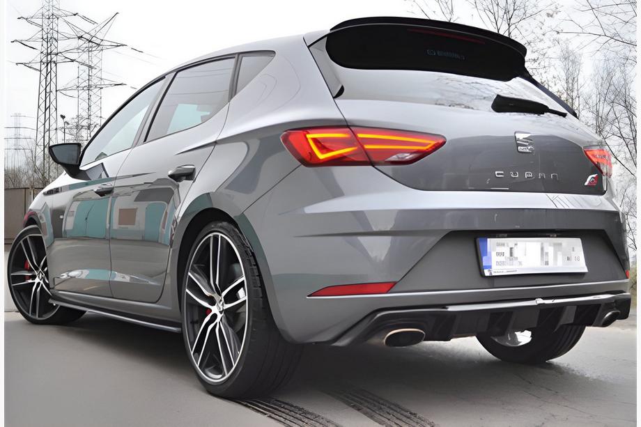 Seat Leon 2013-2020 Difusor Trasero DPT V-1 (2017-2020, Negro Brillante) Image