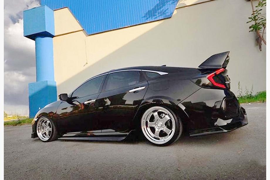 Honda Civic Sedan X 2016-2021 Faldones Laterales DPT V-4 (Negro Brillante) Foto 3