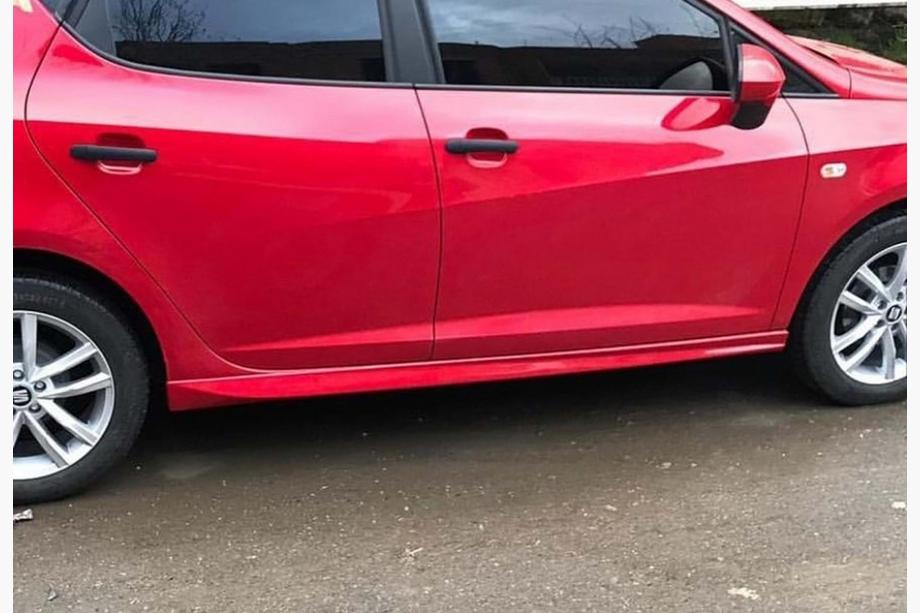 Seat Ibiza 2010-2017 Faldones Laterales DPT V-3 (Negro Brillante) Image