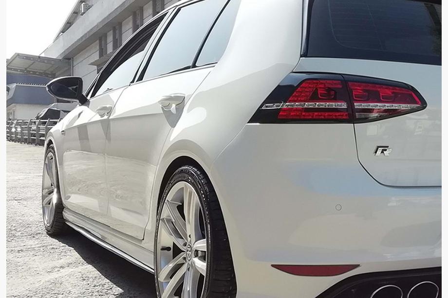 Volkswagen Golf 7/E-Golf 2012-2020 Faldones Laterales DPT V-2 (Negro Brillante) Foto 3