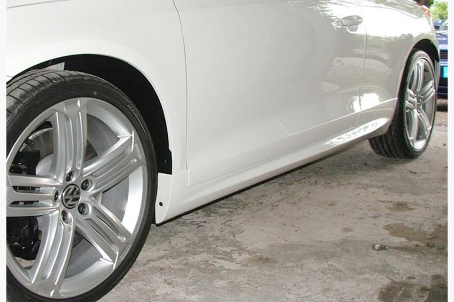Volkswagen Scirocco 2008-2017 Faldones Laterales DPT V-1 (Negro Brillante) Image