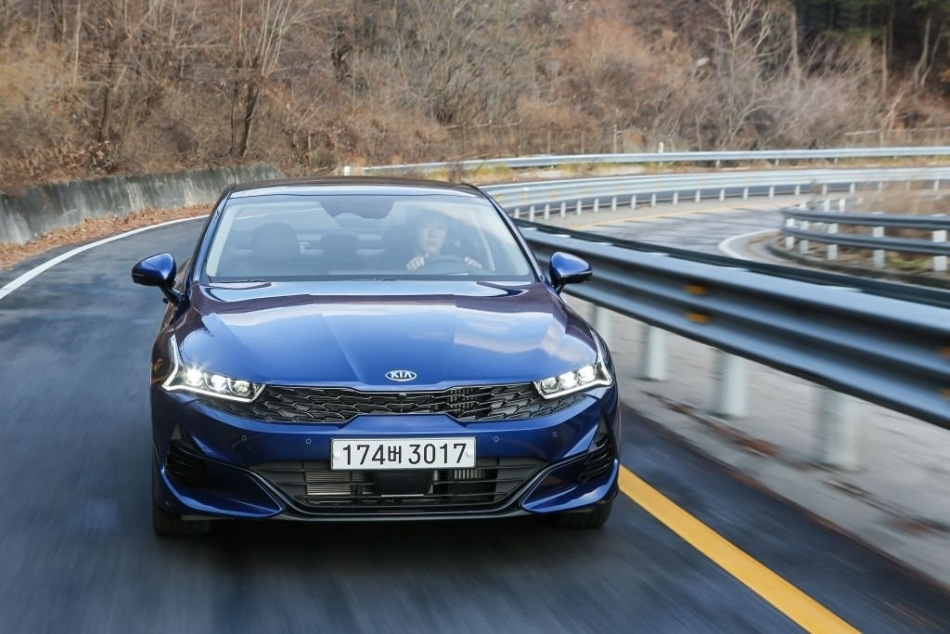 Revisión del Kia K5 de quinta generación: estilo y tecnología