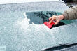 ¿Qué hacer si el cristal del coche se congela? foto 1