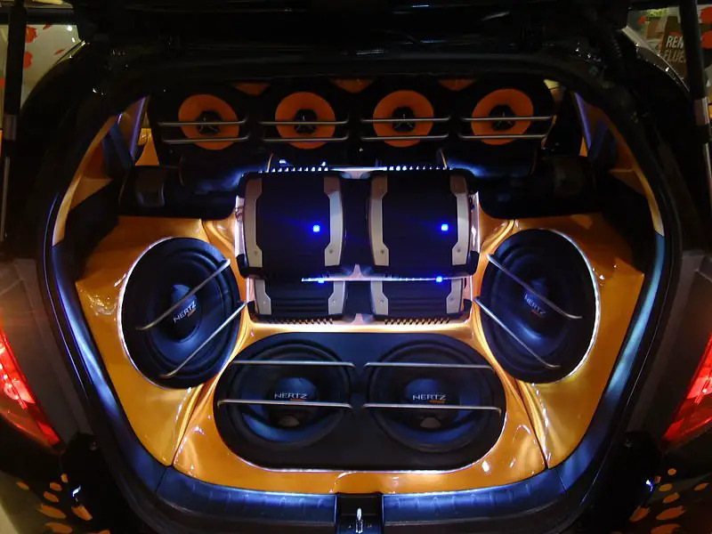 ¿De qué depende la calidad del sonido en el coche?