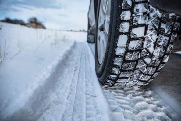 ¿Qué neumáticos son mejores para conducir en la nieve?