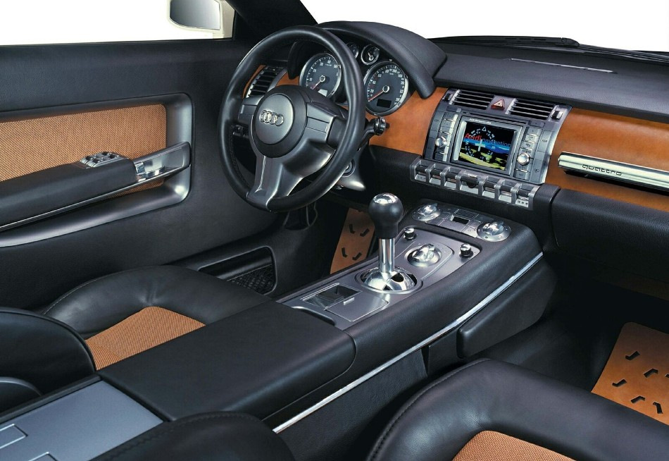 ¿Por qué el coche cruje en la cabina? Entendemos las razones y las soluciones.