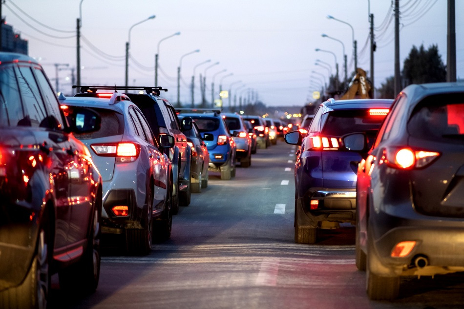Consejos para conductores: cómo evitar el estrés y aprovechar el tiempo en los atascos