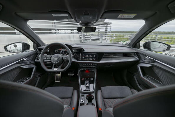 Audi S3 Sportback: el hatch deportivo actualizado de 2024 Foto 5