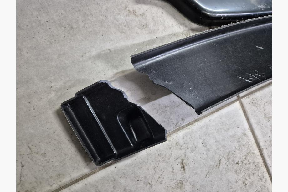 BMW 3 Series F30/F31 2012-2019 Outlet Labio Parachoques Delantero DPT para Version Stock (Negro Brillante) Foto 4