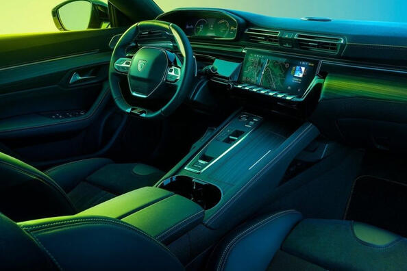 Peugeot 508 SW 2023: revisión de la camioneta Foto 5
