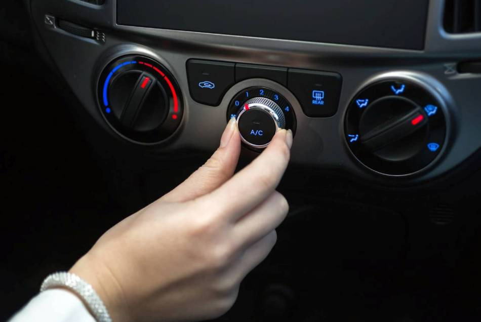 ¿Cómo entender que es hora de llenar el aire acondicionado del coche?