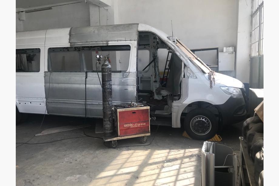 Mercedes Sprinter W907/W910 2018- Kit de carrocería para alargamiento de coche Foto 1