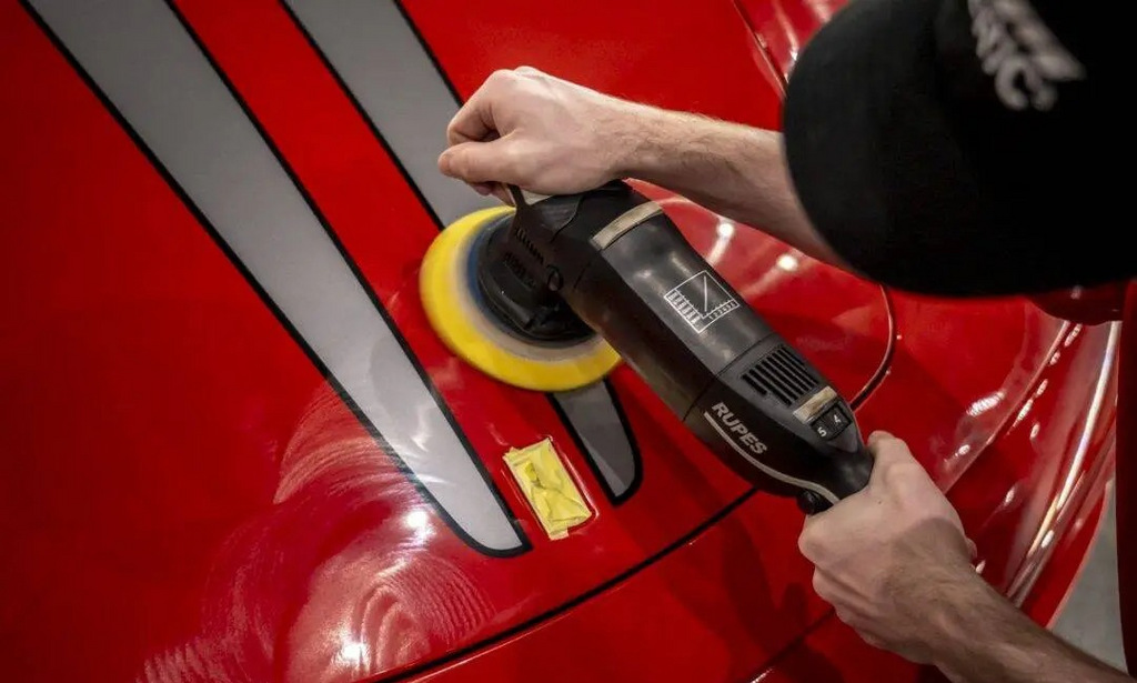 ¿Por qué puede ser perjudicial pulir el coche con frecuencia?