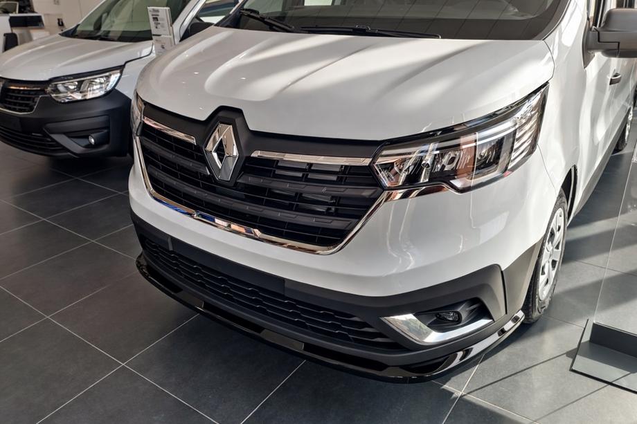 Renault Trafic 2015- Labio delantero 2021+ (ABS) Image