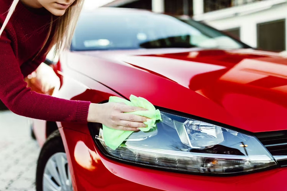 ¿Cuál es la mejor manera de limpiar los faros del coche? Consejos y recomendaciones