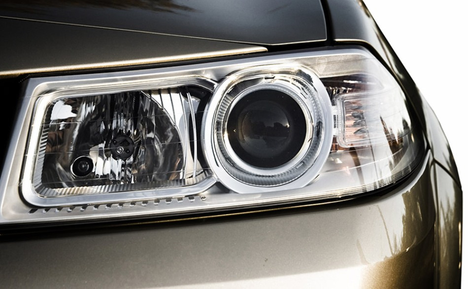 ¿Qué son los faros con lentes y cuáles son sus ventajas?