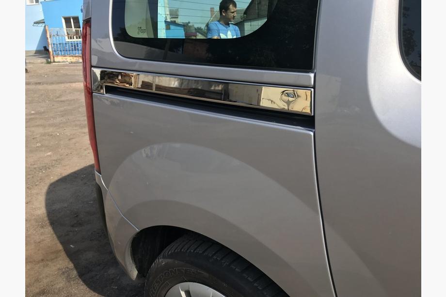 Renault Kangoo 2008–2020 Moldura para puerta corredera (2 uds., acero inoxidable) Foto 4