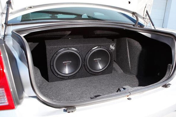 Cómo elegir un buen subwoofer para tu coche: consejos para amantes de la música Foto 1