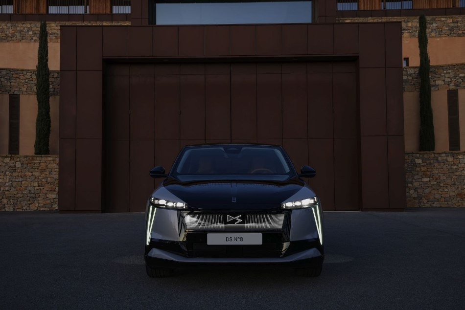 DS N°8: análisis del crossover eléctrico estrella