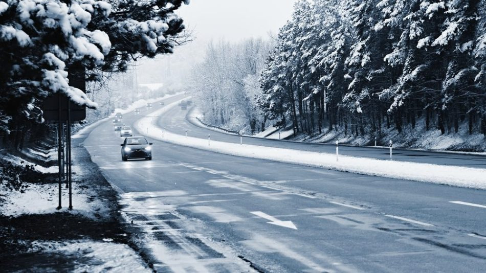 Cómo conducir correctamente sobre hielo: consejos para automovilistas