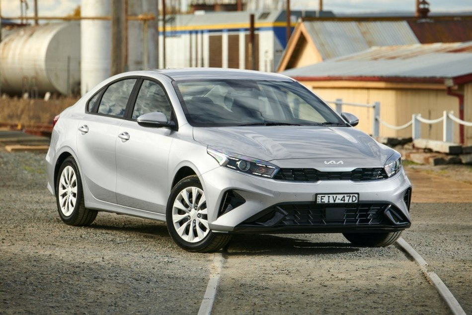 Sedán KIA Cerato de cuarta generación actualizado