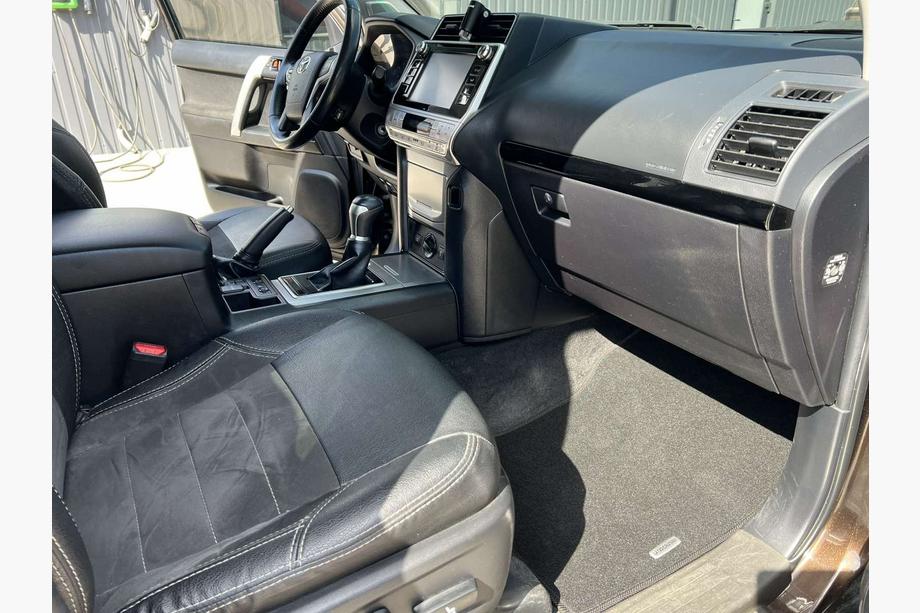 Toyota Land Cruiser Prado 150 2009-2023 Alfombrillas textiles Premium (negras) 7 plazas, 2013-2022 Foto 2
