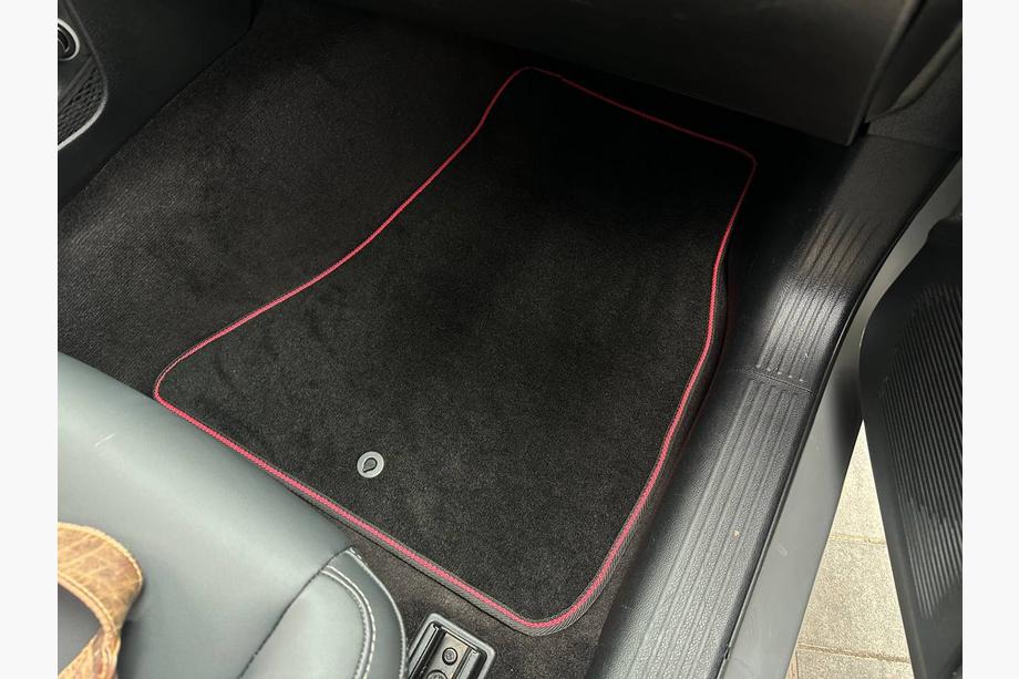 Dodge Challenger 2008-2023 Alfombrillas de tela Premium (Coupé, Negro) Foto 2