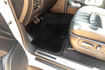 Toyota Land Cruiser 200 2007-2021 Alfombrillas de moqueta Classic V-2 (2012-2021, Negro) foto 12
