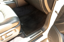 Toyota Land Cruiser 200 2007-2021 Alfombrillas de moqueta Classic V-2 (2012-2021, Negro) foto 9