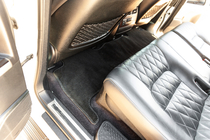 Toyota Land Cruiser 200 2007-2021 Alfombrillas de moqueta Classic V-2 (2012-2021, Negro) foto 13