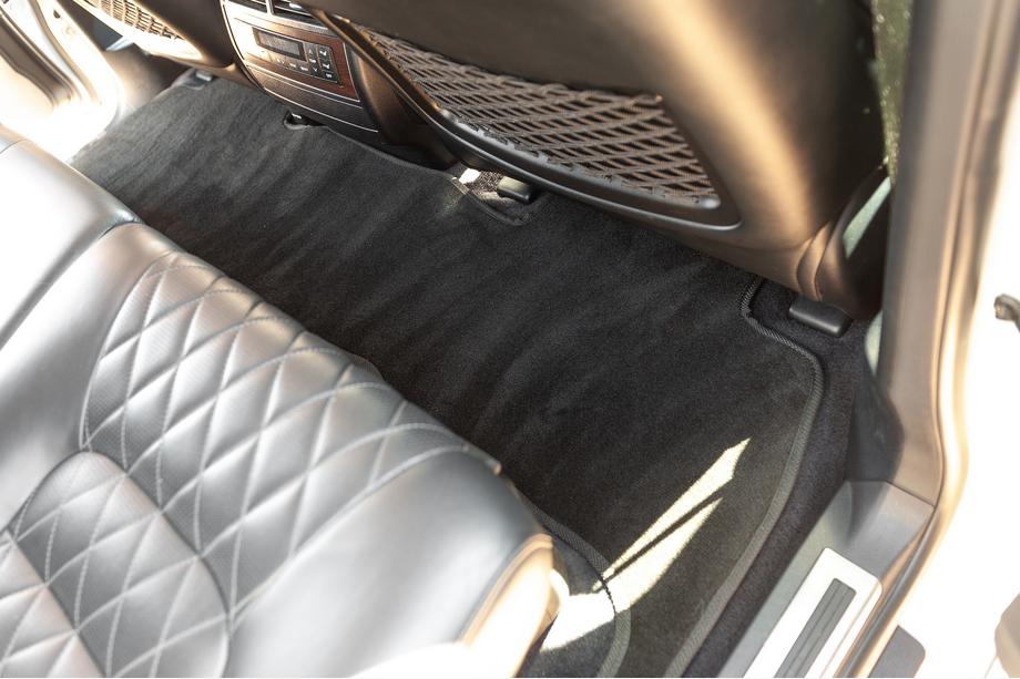 Toyota Land Cruiser 200 2007-2021 Alfombrillas de moqueta Classic V-2 (2012-2021, Negro) Foto 10