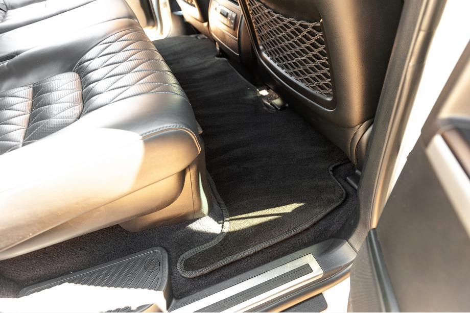 Toyota Land Cruiser 200 2007-2021 Alfombrillas de moqueta Classic V-2 (2012-2021, Negro) Foto 11