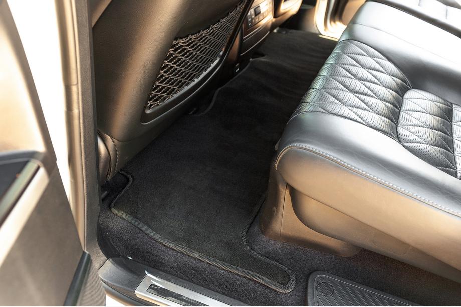 Toyota Land Cruiser 200 2007-2021 Alfombrillas de moqueta Classic V-2 (2012-2021, Negro) Foto 3