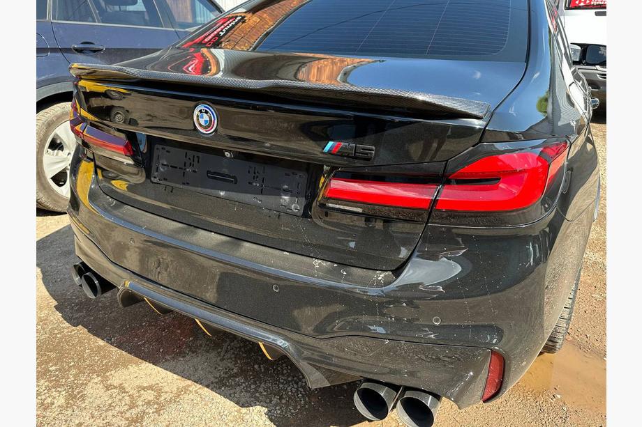 BMW Serie 5 G30/G31 2017–2023 Spoiler V2 (para G30/F90, Carbono) Foto 8