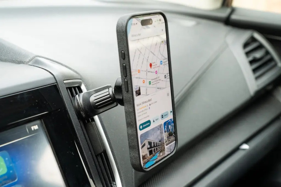 ¿Cómo elegir el soporte perfecto para smartphone en el coche?
