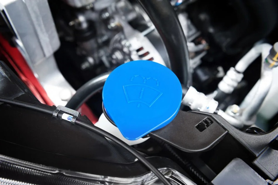Agua en lugar de lavado de coche: ¿por qué es una mala idea para tu coche?