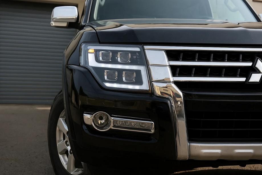 Mitsubishi Pajero Wagon IV 2006-2021 Faros delanteros LED (2 uds) Image