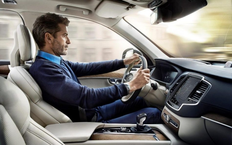 El secreto de una conducción cómoda: ¿cómo sentarse correctamente al volante?
