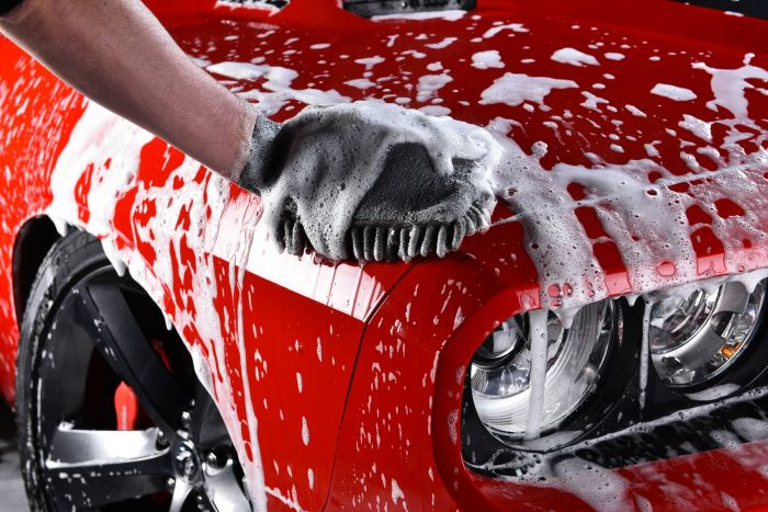 Cómo elegir un champú para coche para lavar a mano: consejos y recomendaciones