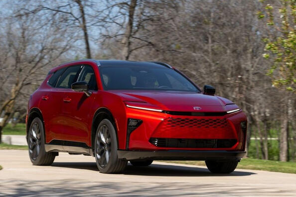 Toyota Crown Signia: análisis del crossover híbrido y precios en EE. UU.