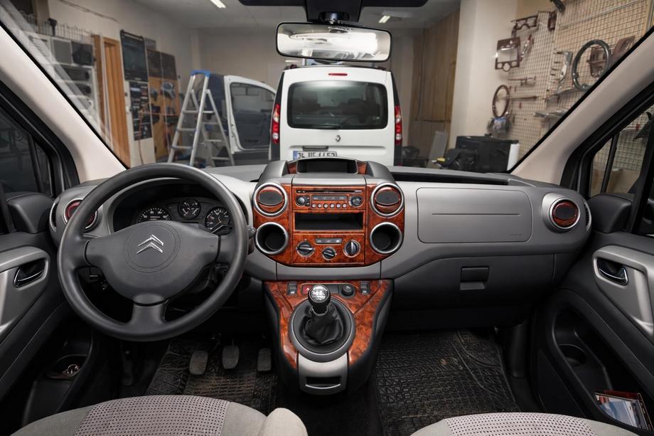 Peugeot Partner Tepee 2008-2018 Tuning interior de coche (colores surtidos) Image